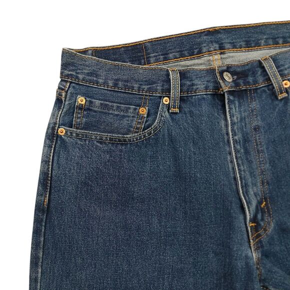 Levi's Jeans Mens 35x31 Blue Straight Leg 100% Cotton 550 Durable Denim Work - Picture 3 of 12